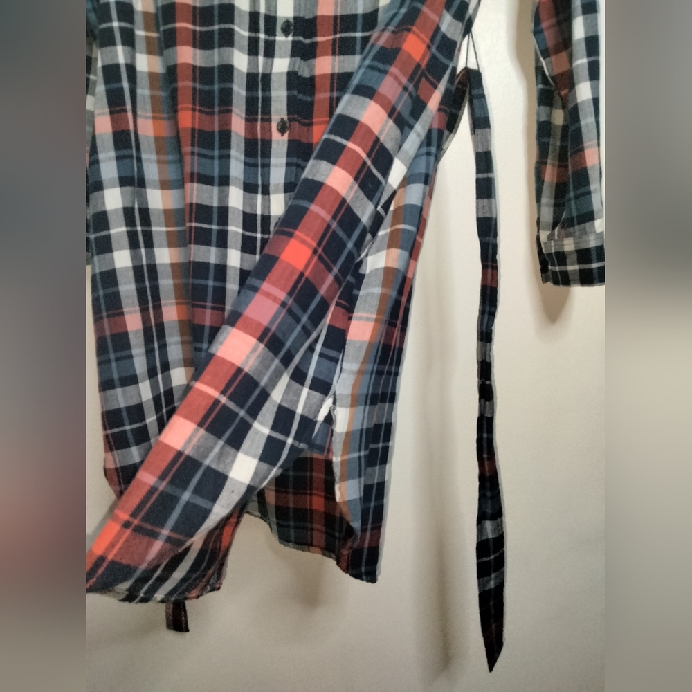 Universal Thread (Size M) Plaid Button Down LS Be… - image 8